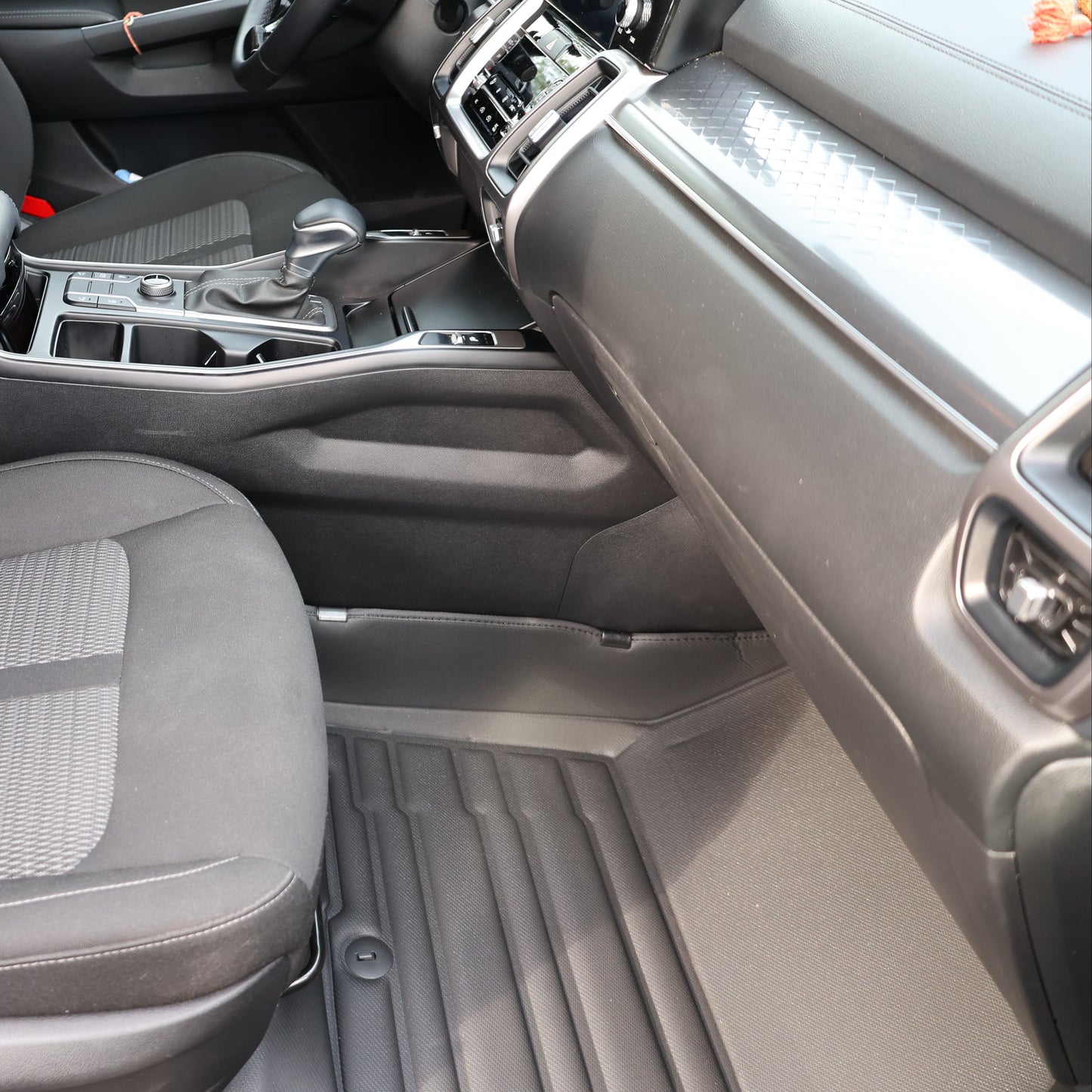 Kia Sorento (7 seater) (NON-Hybrid) Floor Mats 2021-2026 | Covers Row 1,2 & 3