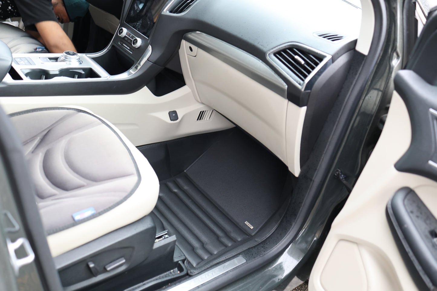 Ford Edge Floor Mats 2015-2024| Covers Row 1 & 2